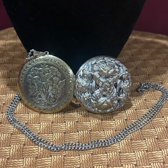 REPOUSSE Victorian Gold Tone Large Round Large Locket NECKLACE - Picture 1 of 10
